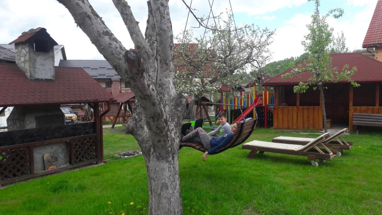 Vila Sarah Bran Bran  Bagian luar foto