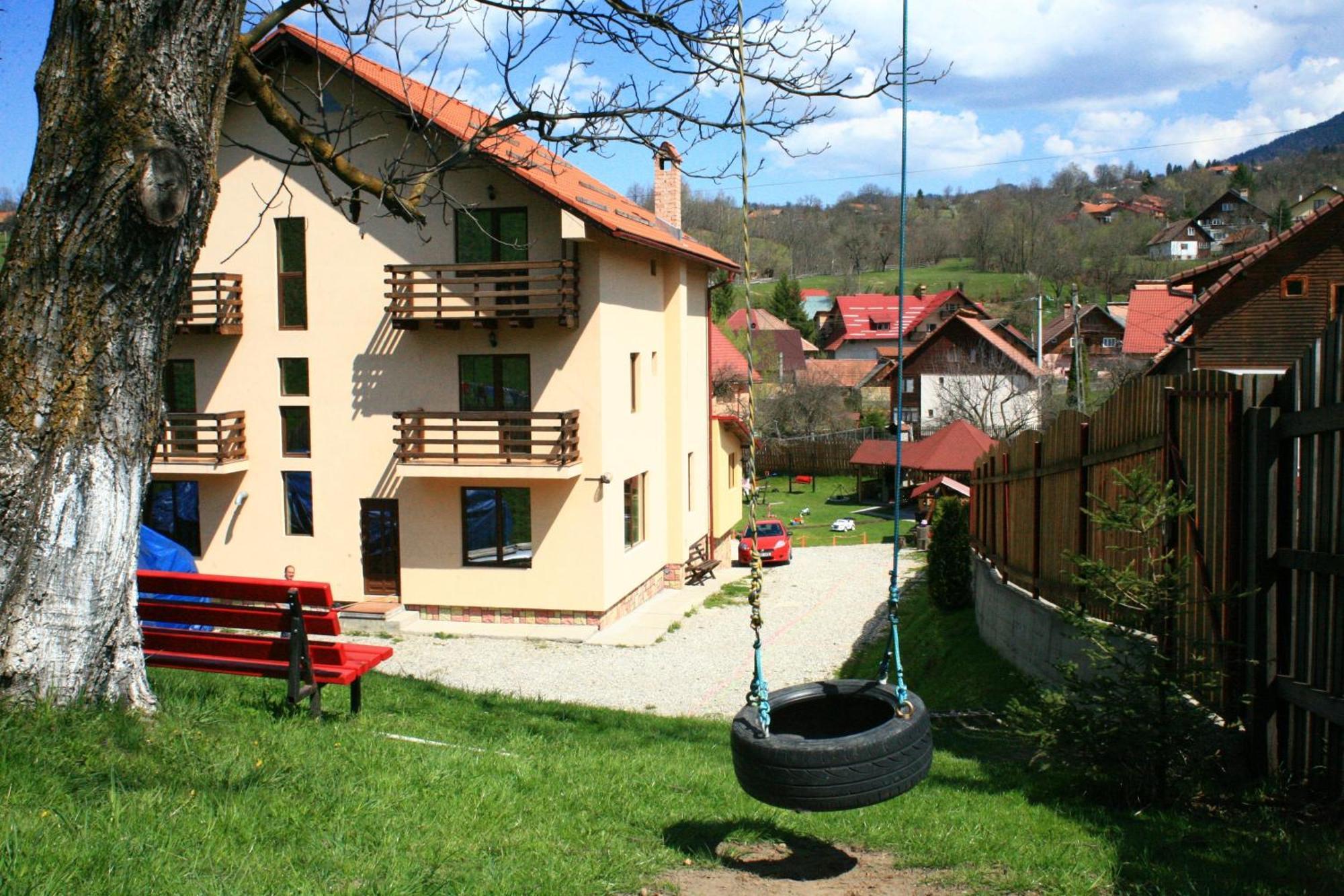 Vila Sarah Bran Bran  Bagian luar foto