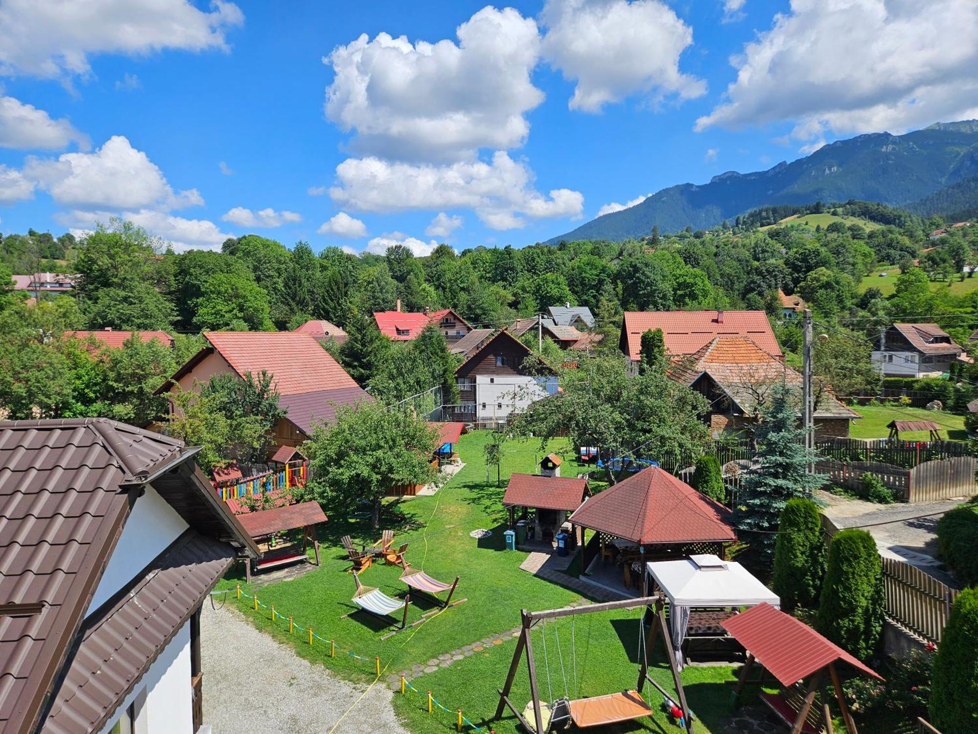 Vila Sarah Bran Bran  Bagian luar foto