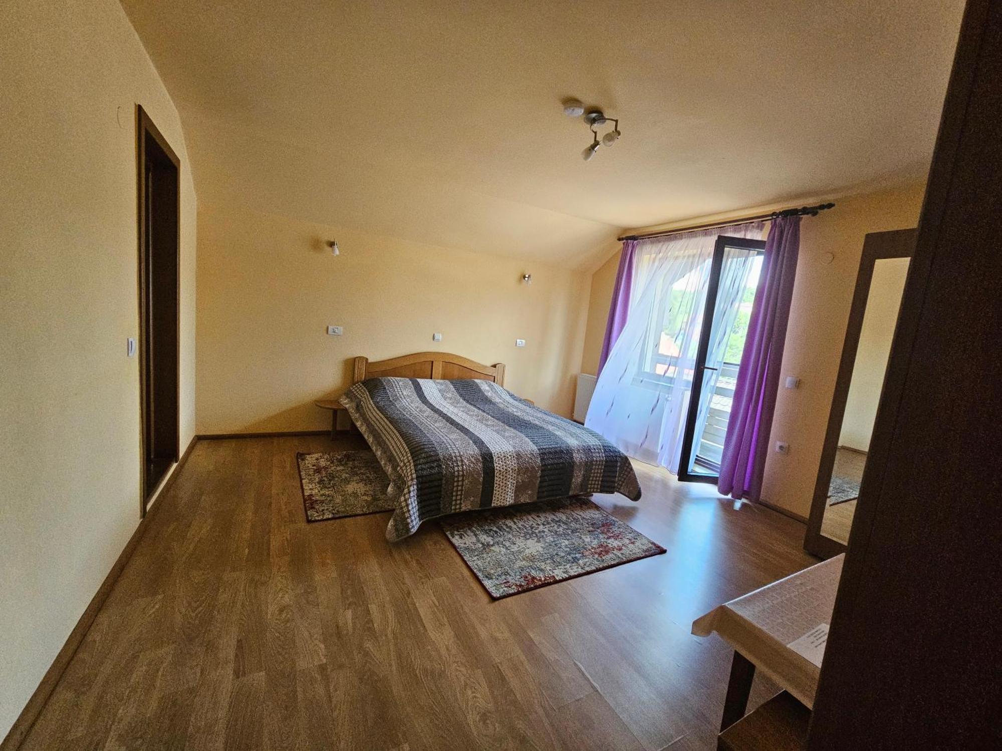 Vila Sarah Bran Bran  Bagian luar foto
