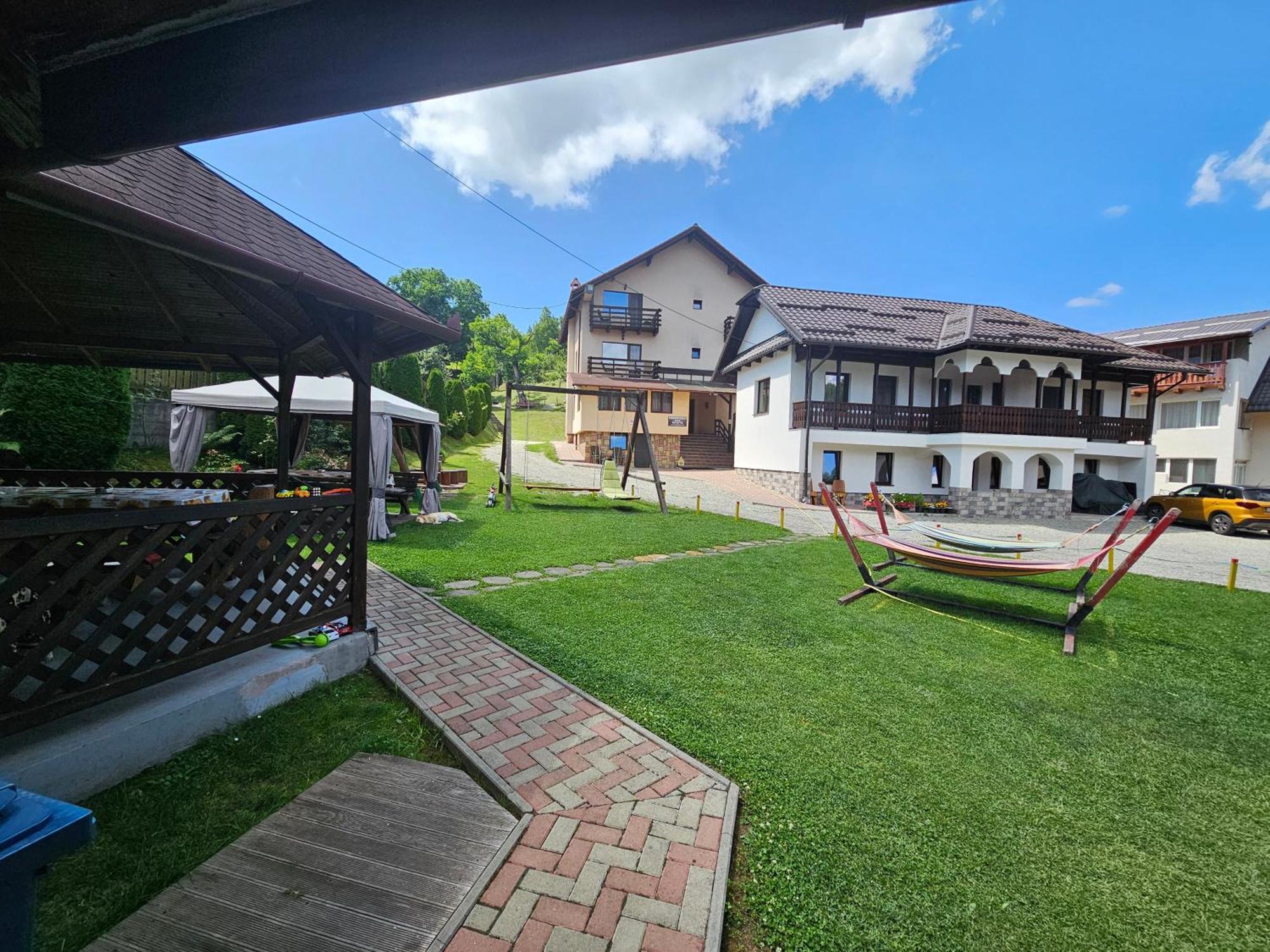 Vila Sarah Bran Bran  Bagian luar foto