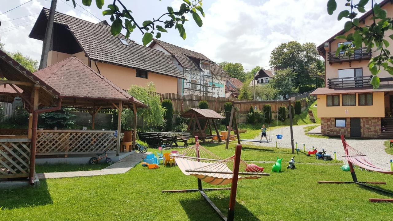 Vila Sarah Bran Bran  Bagian luar foto