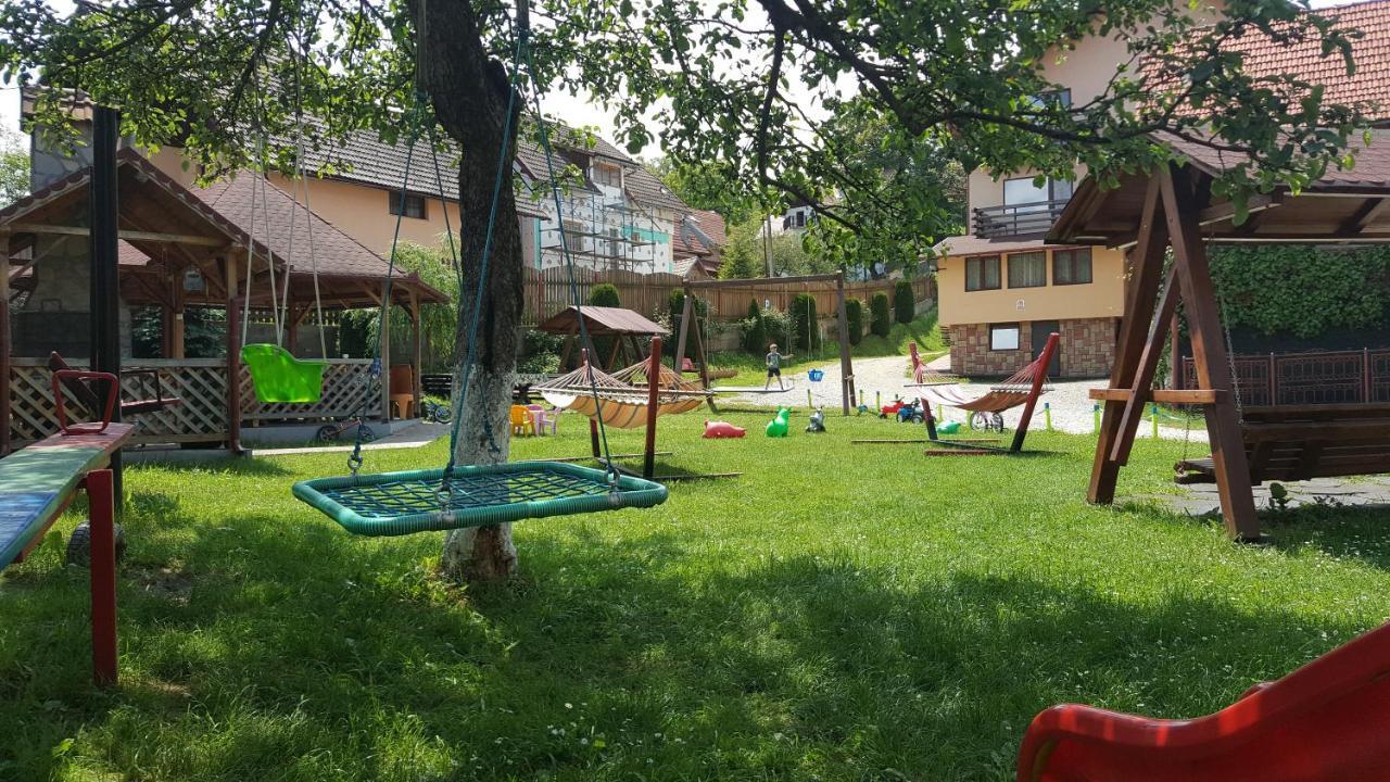 Vila Sarah Bran Bran  Bagian luar foto